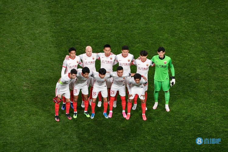 足球报：上海海港新赛季备战不太顺畅 将派U21球员征战亚冠